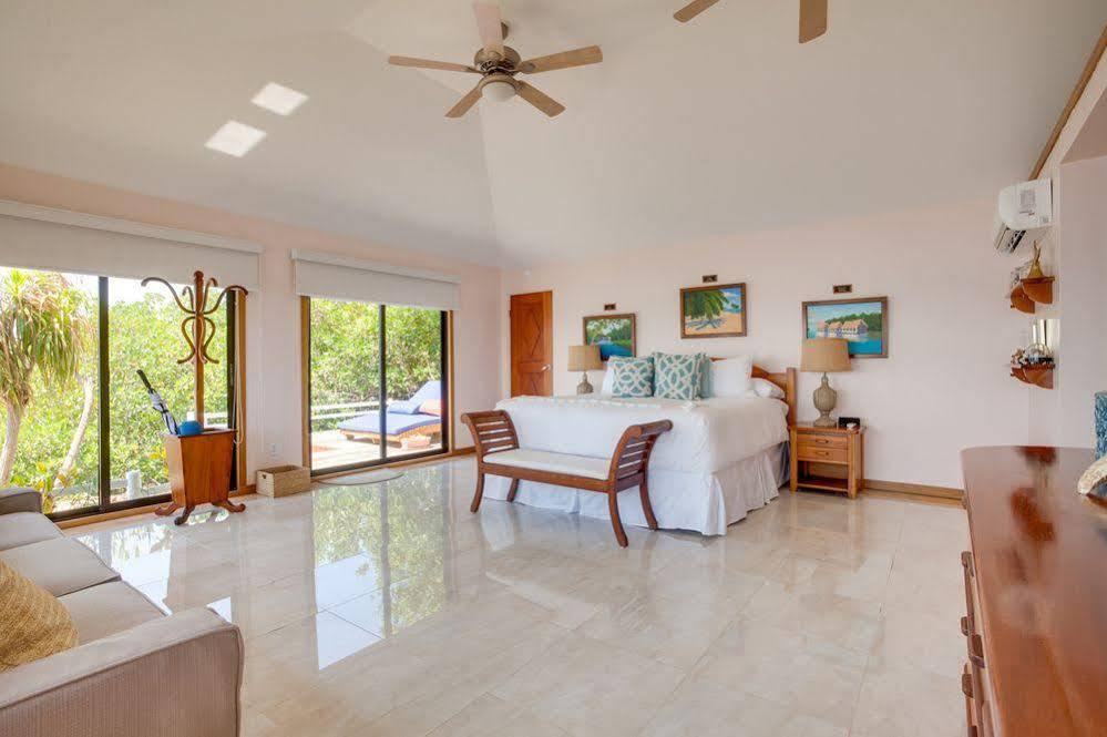 Royal Belize Hotel Thatch Caye ภายนอก รูปภาพ