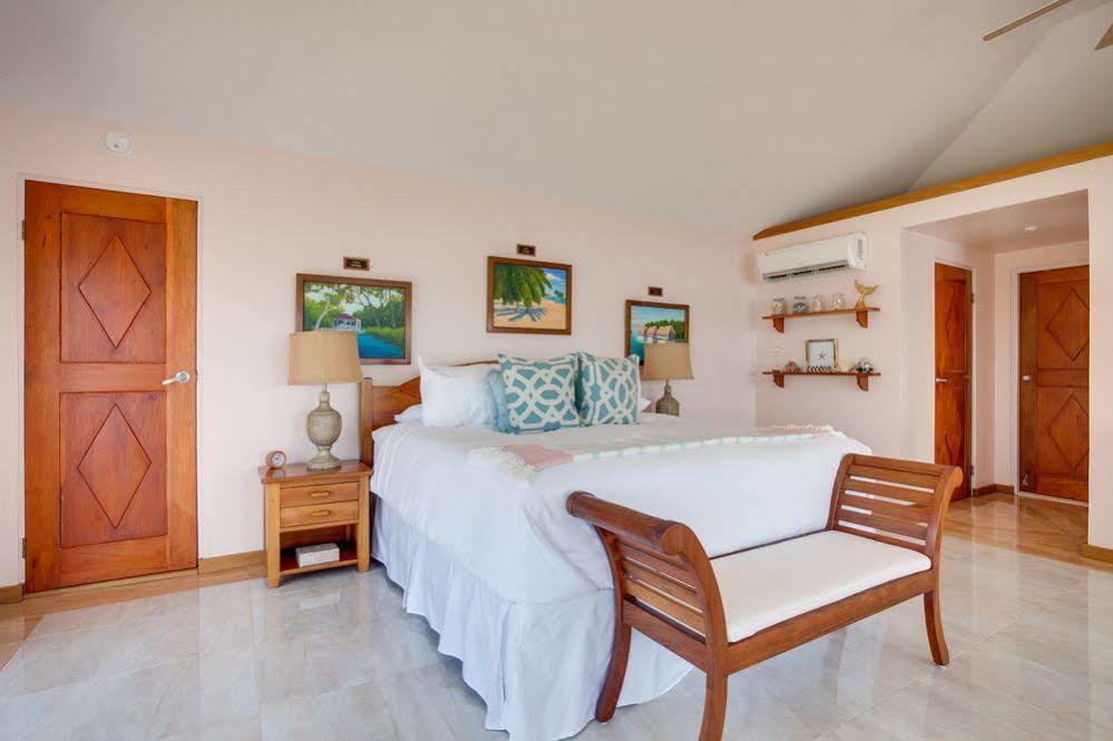 Royal Belize Hotel Thatch Caye ภายนอก รูปภาพ