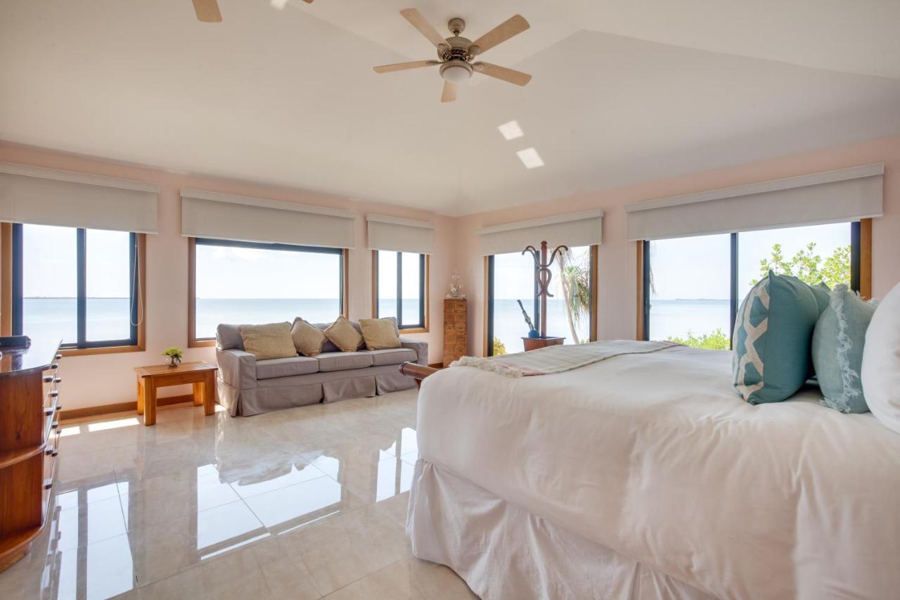 Royal Belize Hotel Thatch Caye ภายนอก รูปภาพ