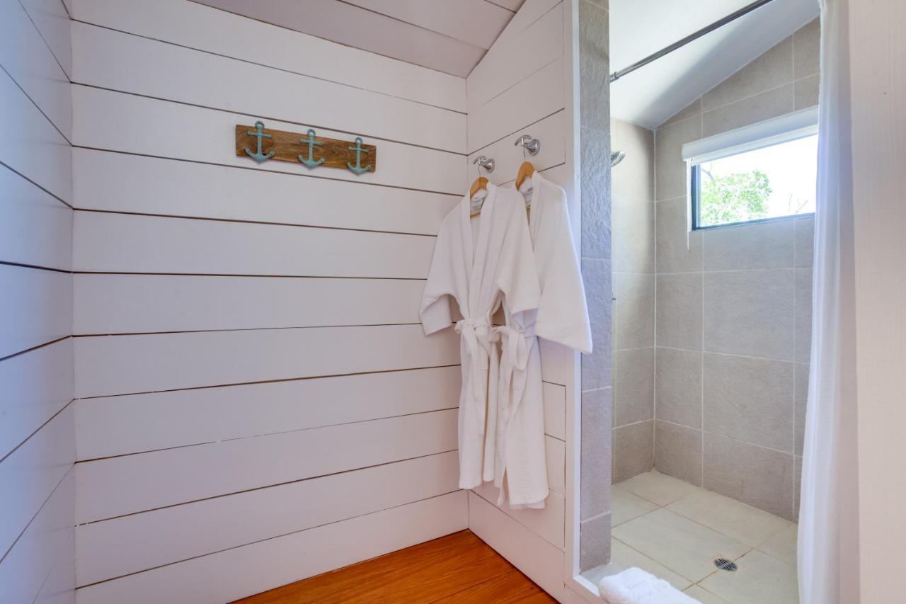 Royal Belize Hotel Thatch Caye ภายนอก รูปภาพ
